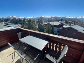 Cosy Rooftop Downtown Crans-Montana with Stunning View and Swimming Pool - Crans-Montana - 2