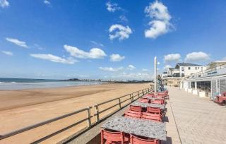 Stunning Apartment In Saint-Gilles-Croix-De- - - 0