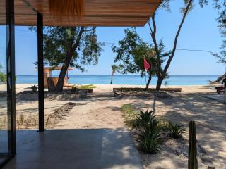 The Beach House - Gili Meno - 5