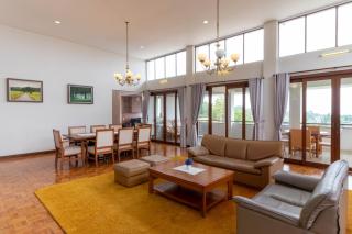 Family Only Amazing City View Villa - De Reiz Firen Syariah - 0