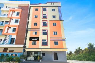 Super Townhouse Shamshabad Near Paradise Formerly Blue Petals Hotel - Shamshabad - 0