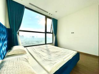 Deluxe Two Spacious Bedroom Apt, Nice View With Big Window In Vinhomes Green Bay - 0