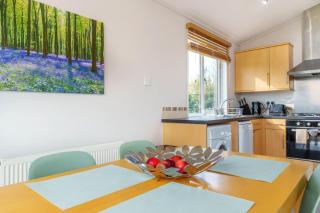 Dove Lodge - Peak District Cabin - 3