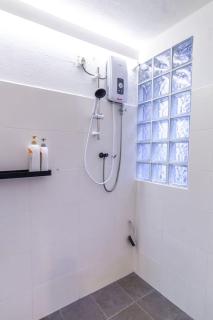 Unique Design House, 2BR House - Near Ipoh Local Foodies - Ipoh - 3