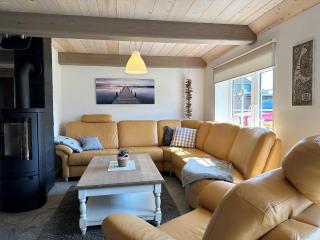 Jeppe Hus, Reetdachhaus, Hunde willkommen, Eckbadewanne, Kamin, WLAN - Humptrup - 9
