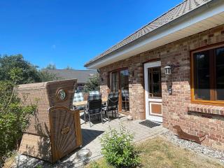 Marie, vier Sterne, rollstuhlgerecht, hundefreundlich, eingezäunt, Kamin, WLAN - Rodenäs - 0
