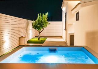 Villa Teresann con Jacuzzi riscaldata - Santa Maria del Focallo - 1
