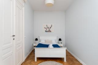 Dietla Avenue Charm Apartment by BookingHost - 3