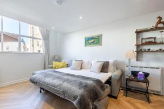 Thornton House Luxury Accommodation in the Town Centre with Private Parking - 2