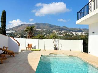 4 Bedroom Villa in Benalmadena - Benalmádena - 4