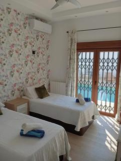 4 Bedroom Villa in Benalmadena - Benalmádena - 1