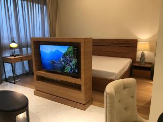 Luxury Suite attached with Leela Hotel Bangalore - Bangalore - 8