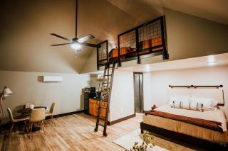 Cozy Modern Cabin with Deck and Hot Tub in Cedar Bluff, Alabama - Gaylesville - 6
