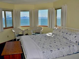 Stunning Beachside Vacation Rental for Family or Group Glamping Escapes to Alaska - Homer - 1