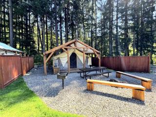 Large Luxury Tent, Oregon Weekend Getaway from San Francisco - Idleyld Park - 8