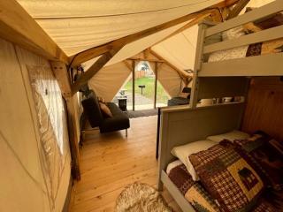 Large Luxury Tent, Oregon Weekend Getaway from San Francisco - Idleyld Park - 2