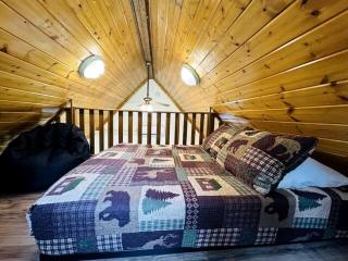 Idyllic Cabin for Group Getaway along the North Umpqua River, Oregon - Idleyld Park - 5