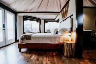 Luxurious Safari Tent for a Romantic Getaway in Cedar Bluff, Alabama - Gaylesville - 7