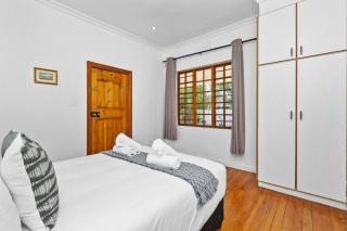 Spacious Claremont Home with Pool Fireplace - Kaapstad - 2