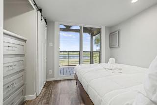 Outstanding Cabin with Waterfront Views and Barbecue in Fredericksburg, Texas - Hilltop - 4