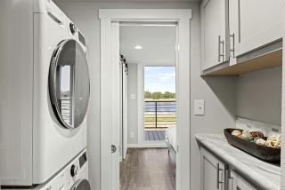 Outstanding Cabin with Waterfront Views and Barbecue in Fredericksburg, Texas - Hilltop - 2