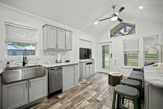 Sweet Cabin Nestled Among Nature in Texas - Hilltop - 0