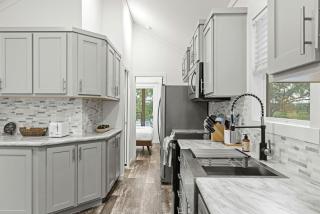 Sweet Cabin Nestled Among Nature in Texas - Hilltop - 4