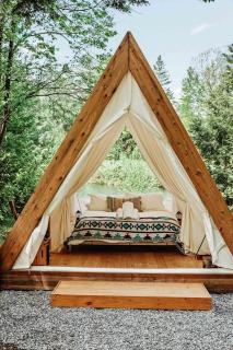 Beautiful A-frame Safari Tent Surrounded by Trees in North Woodstock, New Hampshire - North Woodstock - 0
