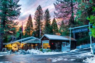 Fantastic King Room with Balcony in Fish Camp, California - Fish Camp - 7