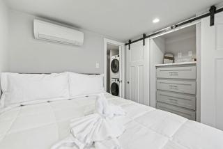 Pet-Friendly Cabin with Lofted Interior and Water Views in Texas - Hilltop - 1