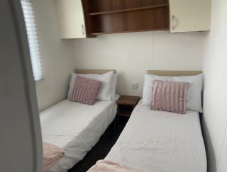 Caravan Holiday at Orchards Clacton-on Sea - 7