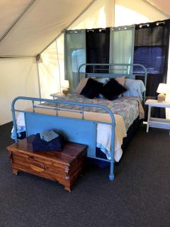 Waterfront Safari Tent for Memorable Nature Escapes in Naples, Maine - Naples - 0