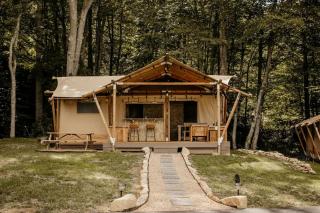Incredible Safari Tent Perfect for Family Getaways in Erwin, Tennessee - Erwin - 0