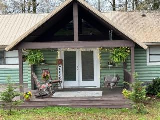 Farm Experience in a Beautiful Log Cabin - LaFayette - 7