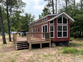 Group Cabin with Large Deck and Patio in Wisconsin Dells - Wisconsin Dells - 0
