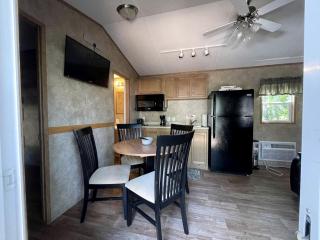 Quaint Cozy Cabin Well Equipped in Wisconsin Dells - Wisconsin Dells - 7