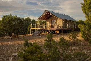 Safari Style Glamping Experience in the Heart of Texas Hill Country, Perfect for Animal Lovers - Kempner - 0