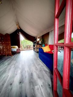 Safari Style Glamping Experience in the Heart of Texas Hill Country, Perfect for Animal Lovers - Kempner - 9
