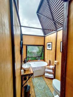 Safari Style Glamping Experience in the Heart of Texas Hill Country, Perfect for Animal Lovers - Kempner - 8