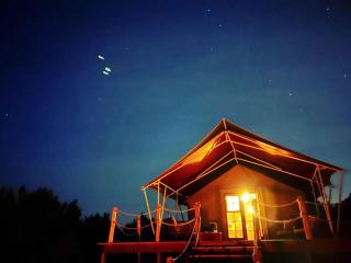 Safari Style Glamping Experience in the Heart of Texas Hill Country, Perfect for Animal Lovers - Kempner - 3