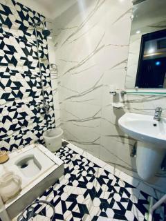 Max Hotel by Royal Group - Murree - 9