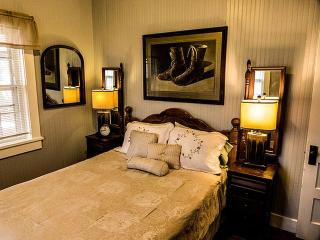 Charming Glamping Rental with Fireplace near Great Smoky Mountains National Park - Greeneville - 0