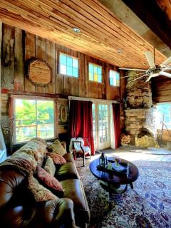 Magical Tree House Rental near Kansas City for Glamping in Missouri - Excelsior Springs - 6