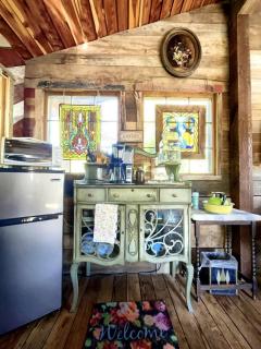 Magical Tree House Rental near Kansas City for Glamping in Missouri - Excelsior Springs - 5