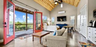 Wonderful Open-Plan Cottage for a Fantastic Family Retreat to Texas Hill Country near Dripping Springs, Texas - Hammetts Crossing - 4