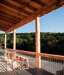 Wonderful Open-Plan Cottage for a Fantastic Family Retreat to Texas Hill Country near Dripping Springs, Texas - Hammetts Crossing - 2