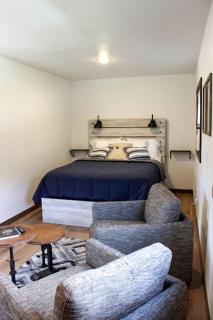 Modern and Picturesque Lake-Side Cabin Located by Mount Rushmore in Rapid City - Rapid City - 6