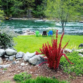 Charming Cottage Rental with Fabulous Views of the Trinity River in Northern California - Big Bar - 9