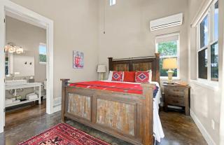 Cozy Spacious Studio Cottage for a Peaceful Romantic Escape to Texas Hill Country near Dripping Springs, Texas - Hammetts Crossing - 4