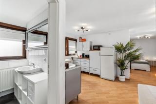 APARTMENT in Gifhorn - For 4 People - 50m2, 1x Bedroom, 4x Single Bed, Free Coffee, WiFi & Parking - 24h CHECK IN #GF01 - 6